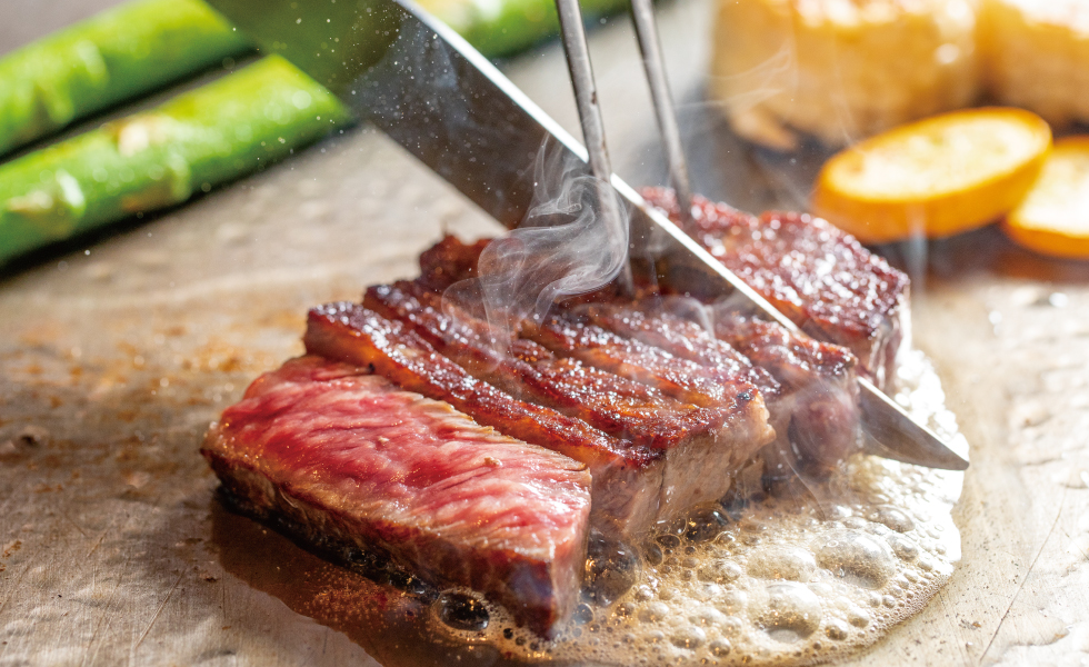 大人の銀座8丁目に位置するラグジュアリーな空間で食す鉄板焼き。鉄板焼き天銀座8丁目店